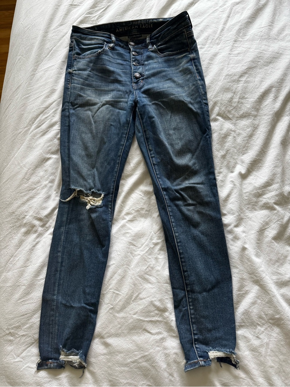 American Eagle Next Level Stretch Distressed Cropped Jeans